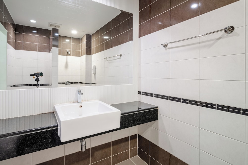 Grand Deluxe Twin Room +Free Coworking Space - Photo 6