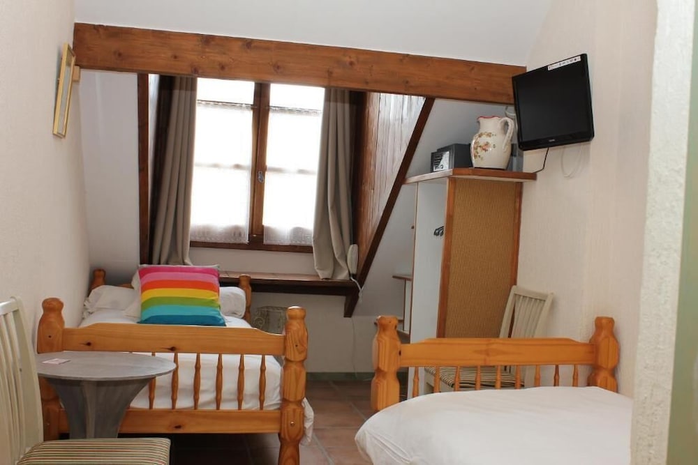 Basic Double Room Single Use photo 3