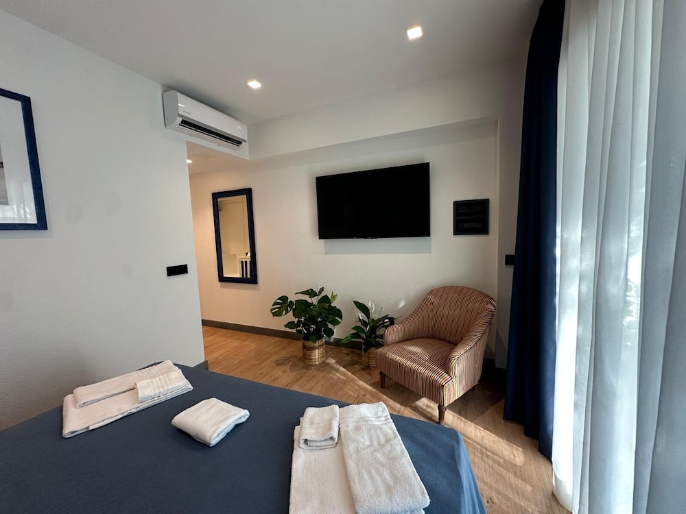 Suite - Photo 2