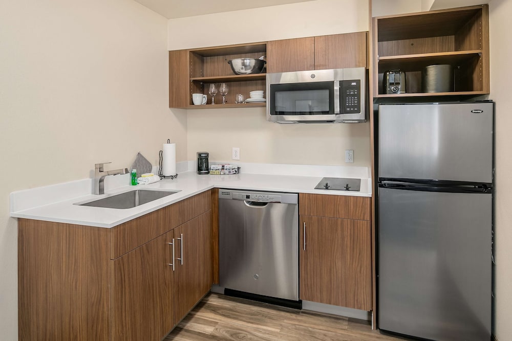 Suite, 1 King Bed, Non Smoking, Kitchen (Full Kitchen) - Photo 4