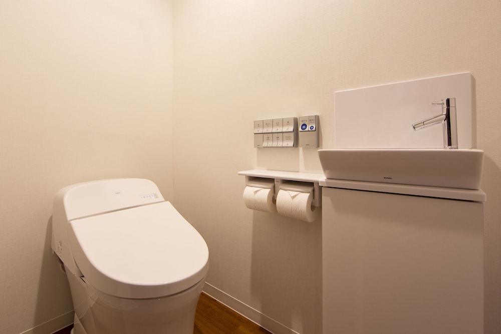 Standard Connecting Room (for six guests) - Photo 6