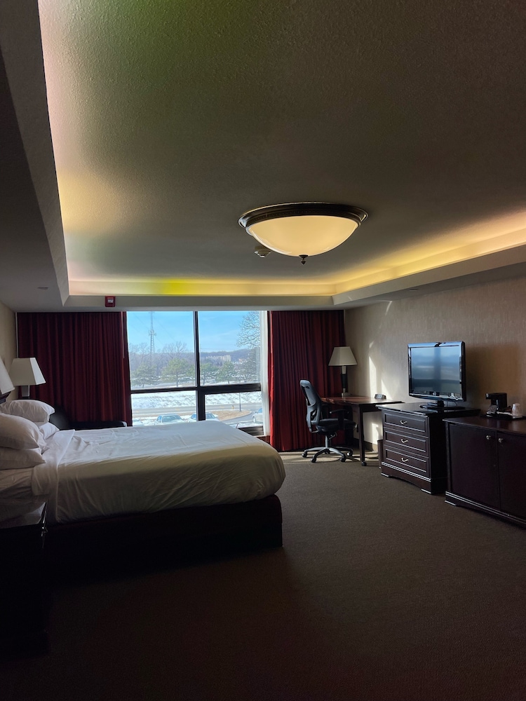 Standard Room, 1 King Bed - Photo 2