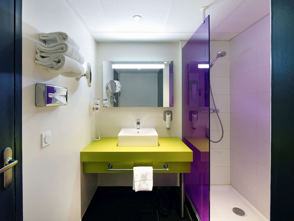 Room, 1 Double Bed with Sofa bed - Photo 7