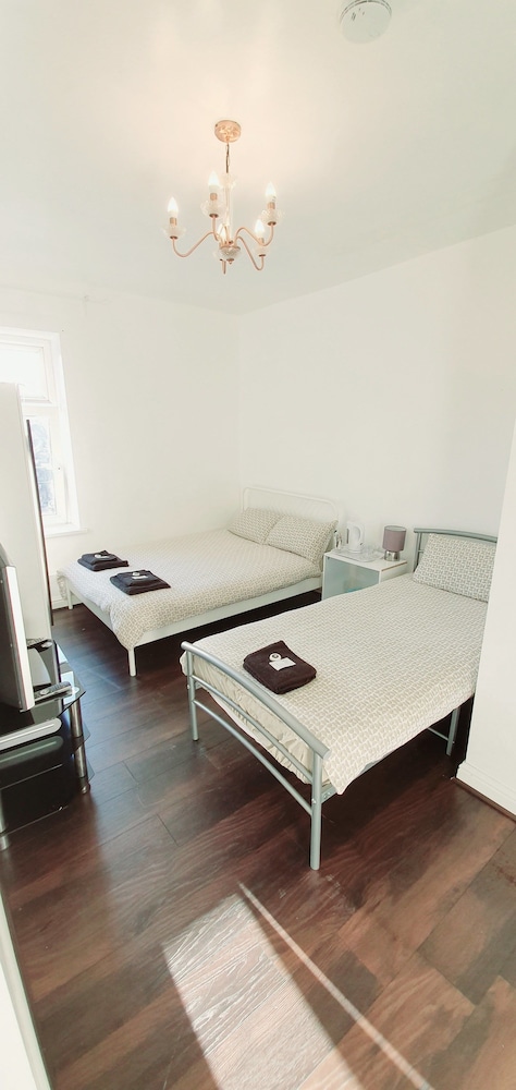 Basic Double Room, 1 Double Bed photo 3