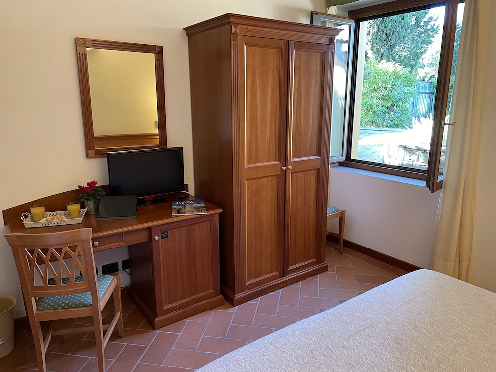 Standard Double Room - Photo 4