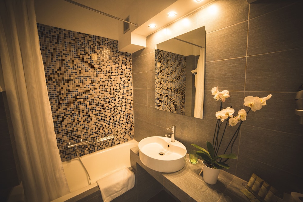 Modern Double or Twin Room with Mountain View - Photo 5