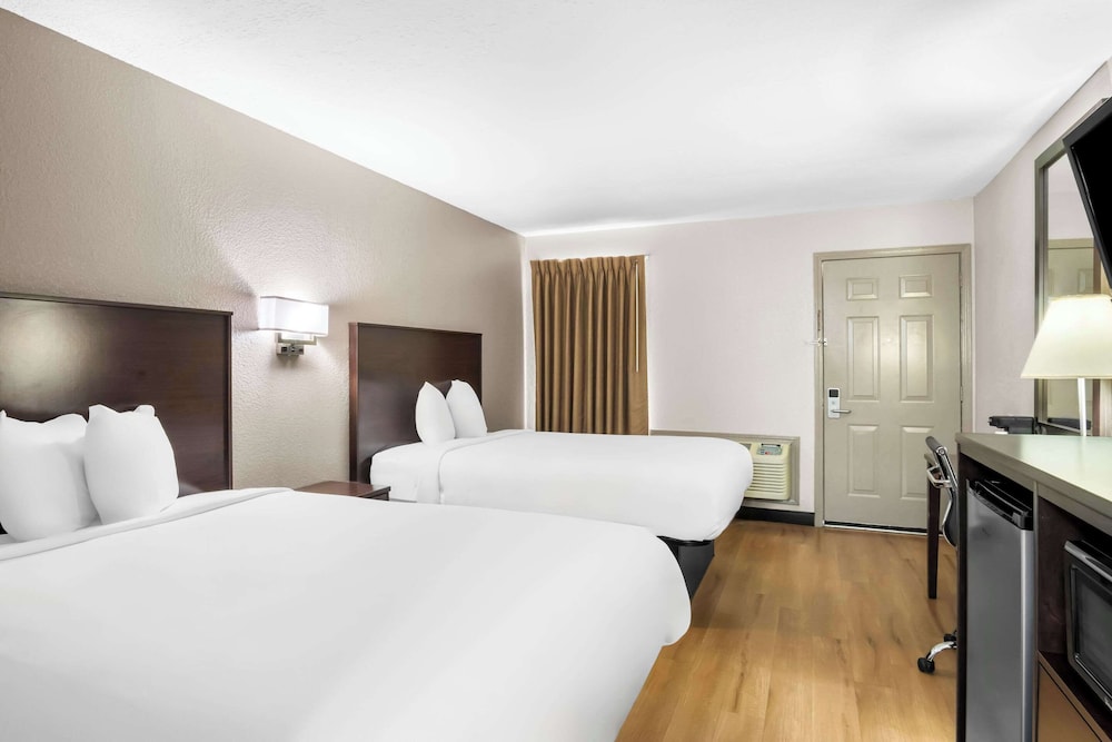 Standard Room, 2 Double Beds, Smoking photo 1