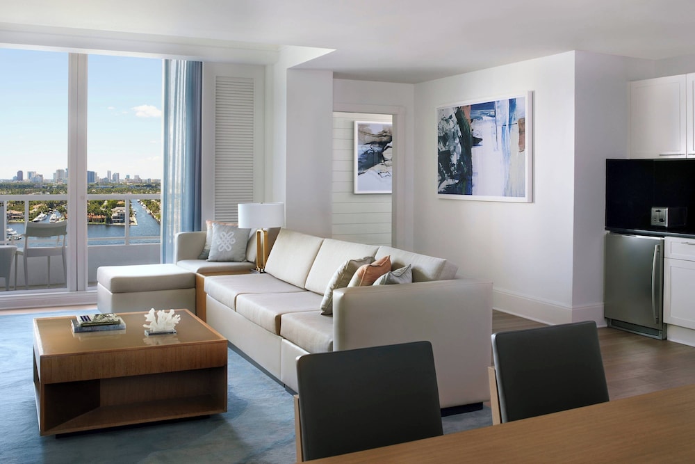 Presidential Suite, 1 King Bed with Sofa bed photo 3
