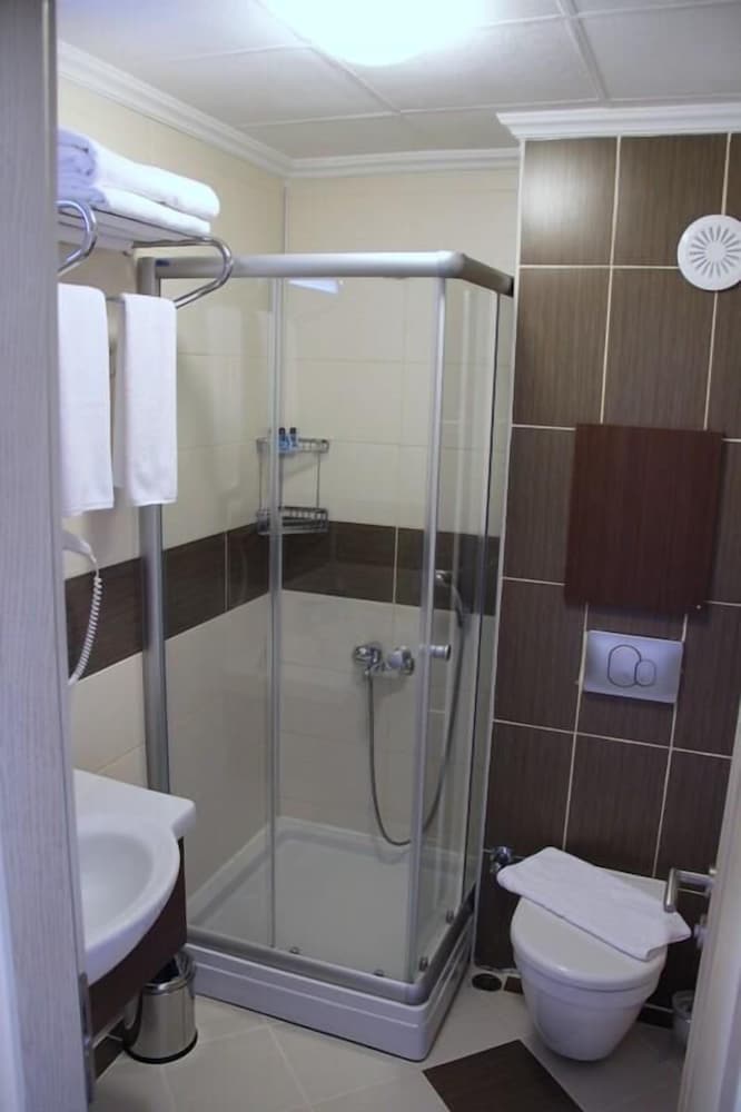 Superior Double or Twin Room, Lake View photo 2