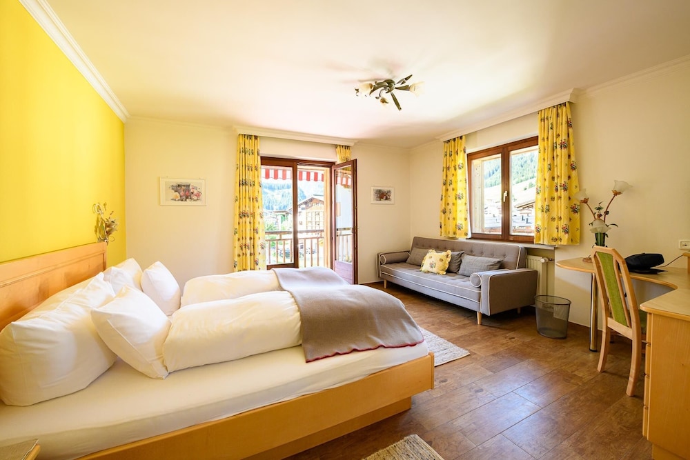 Basic Double Room photo 1