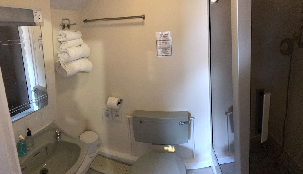Double Room (with Shower - Pet Friendly) - Photo 15