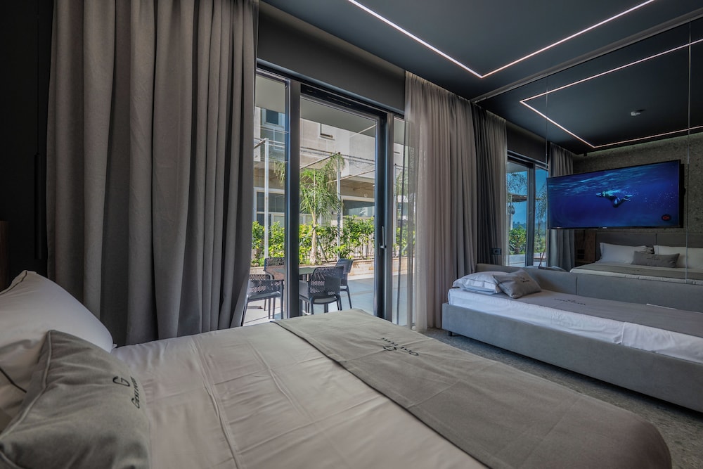 Triple Room, Balcony photo 1
