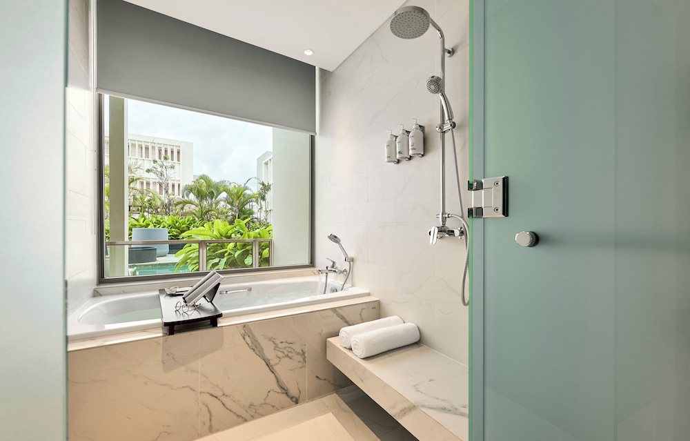 Suite, 1 King Bed, Pool Access - Photo 6