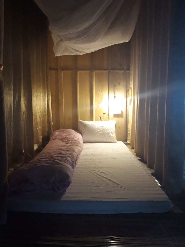 Bed in 16-Bed Mixed Dormitory (Mattresses Only) photo 1