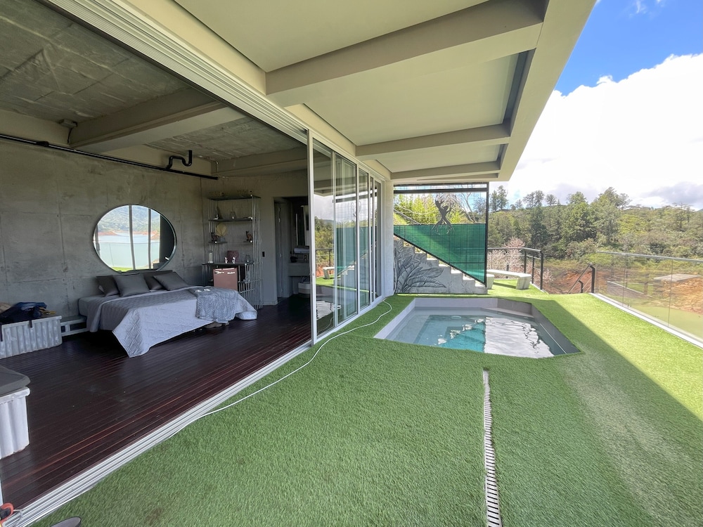 Executive Suite with Private Pool, Lake View photo 1