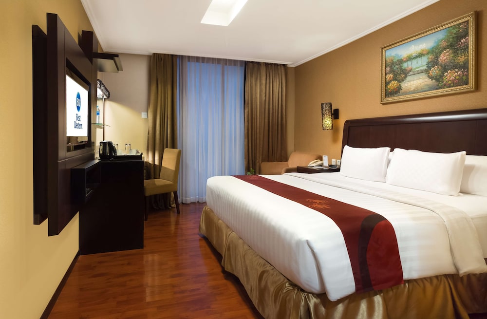 Deluxe Room, 1 King Bed, Non Smoking, City View