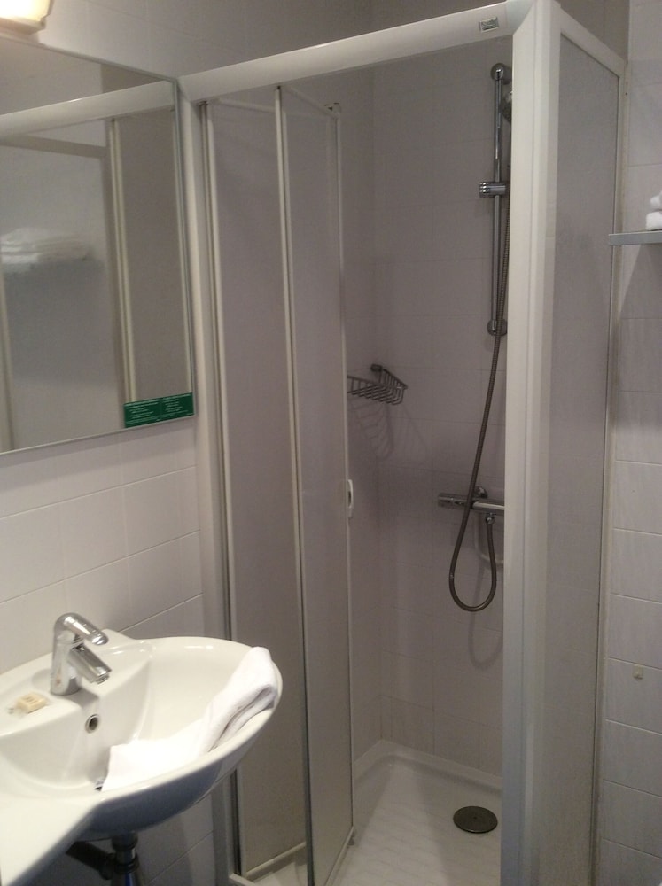Standard Twin Room photo 2