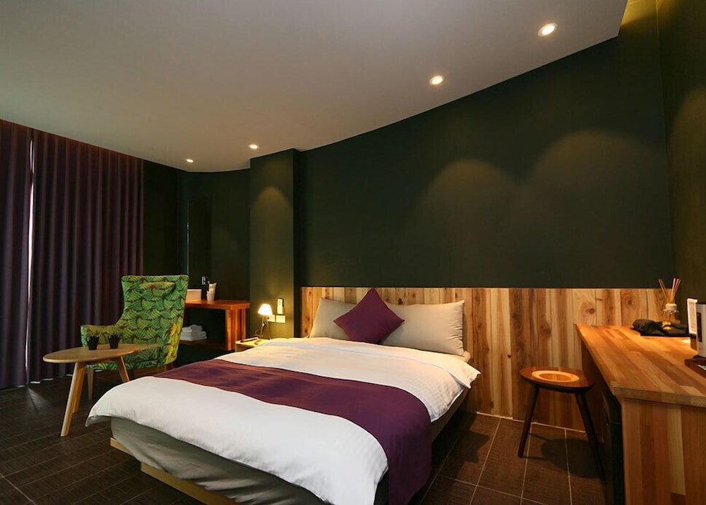 Signature Double Room (303) photo 1
