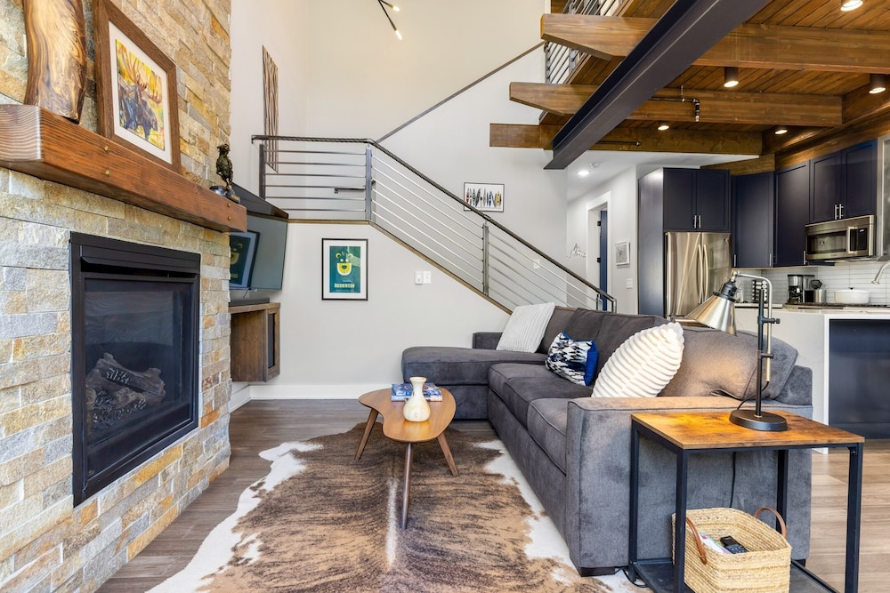 Condo, 2 Bedrooms