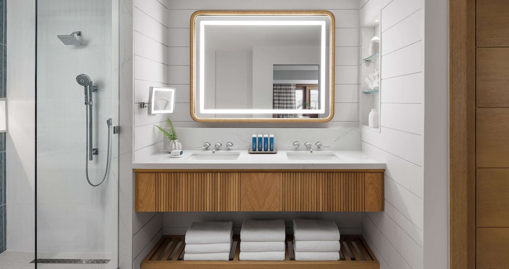 Junior Villa, Beachfront (Butler Suite Tranquility Soaking Tub) photo 2