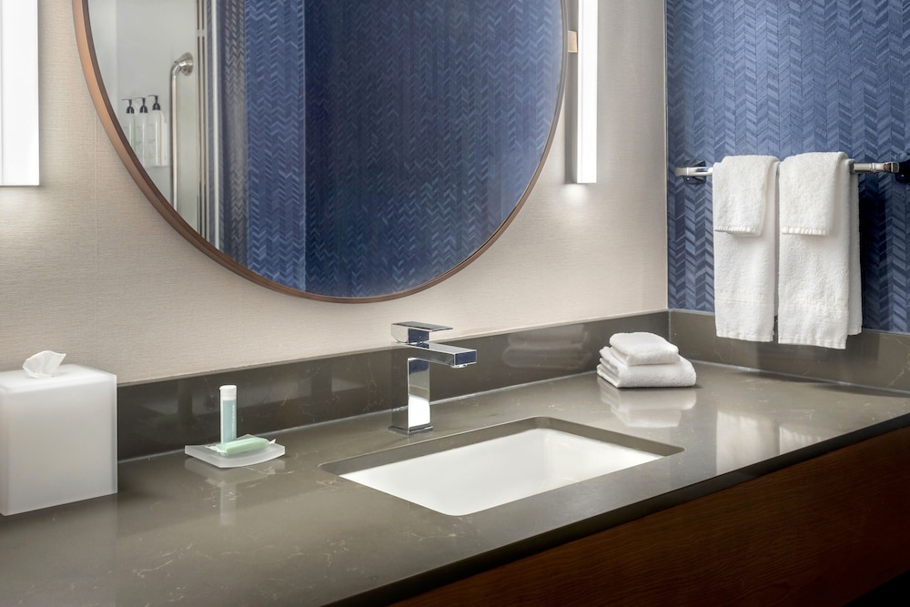 Suite, Multiple Beds - Photo 4