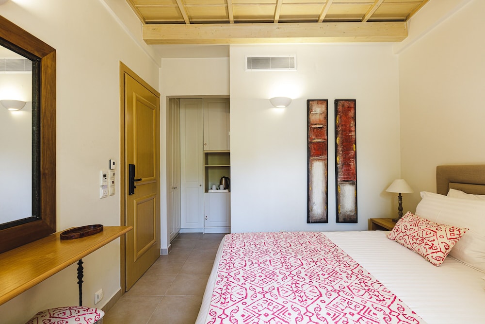 Superior Room - Evenos photo 2