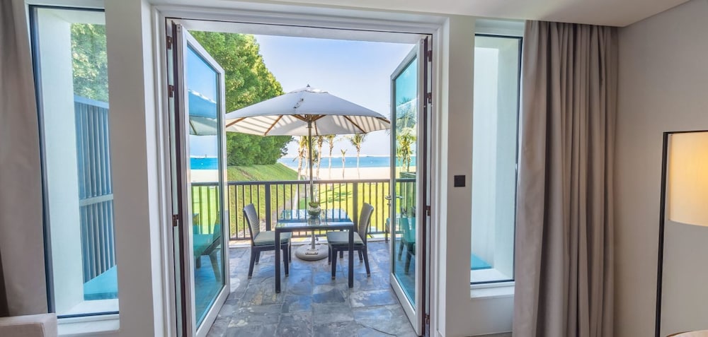Sea View Residence Junior Suite, Lounge Access, Butler Service & Mall Shuttle