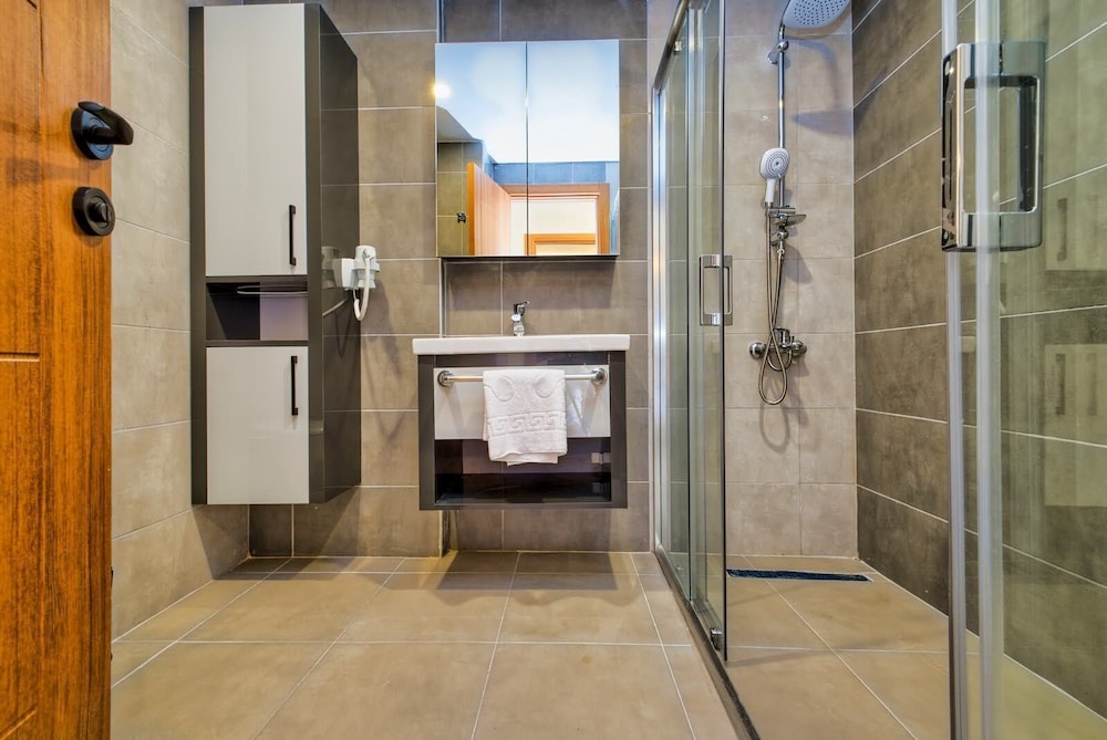 Deluxe Double or Twin Room, Pool View