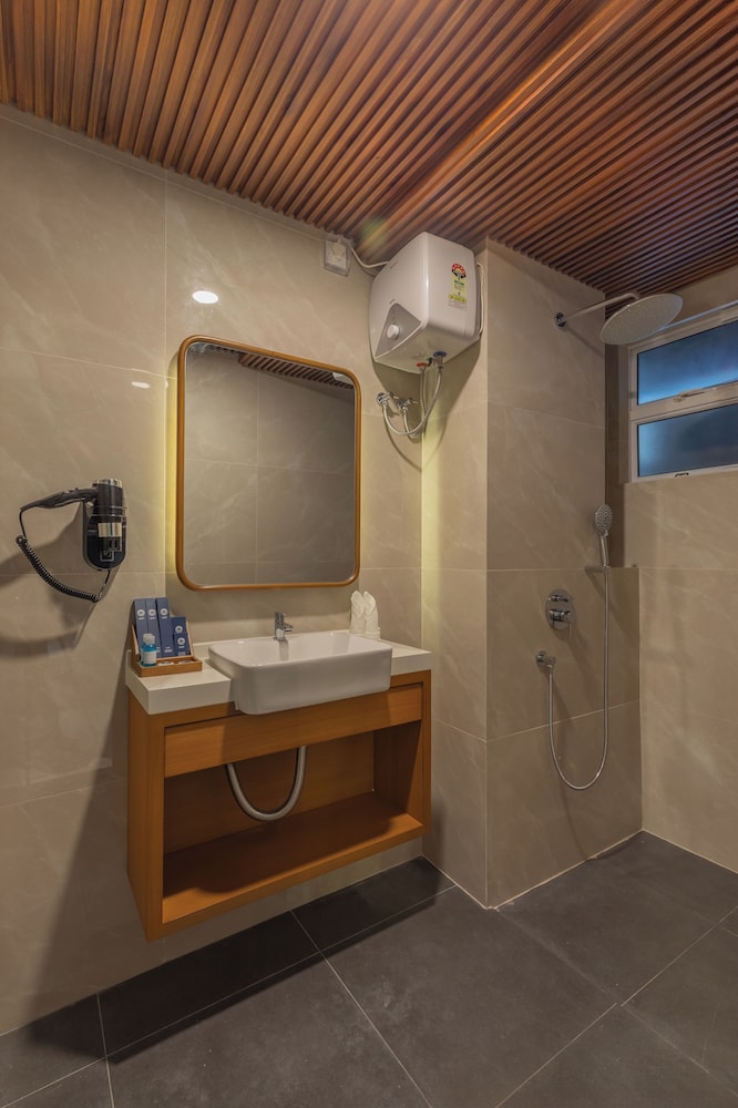 Superior Studio Suite - Photo 5