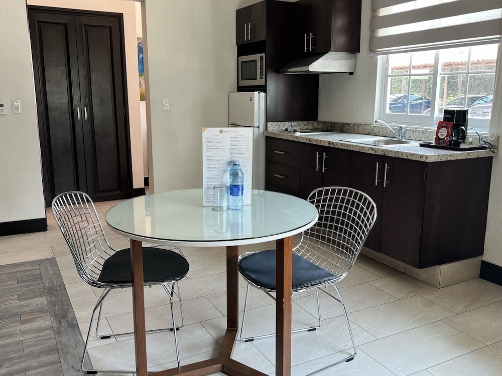 Suite, 2 Double Beds, Kitchenette photo 3