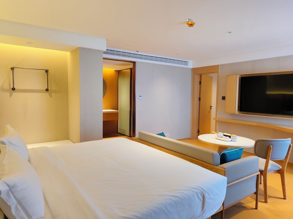 Family Suite, Balcony, City View photo 2