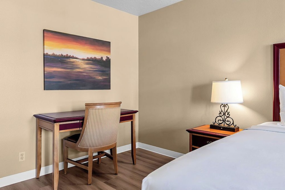 Superior Room, 1 King Bed - Photo 8