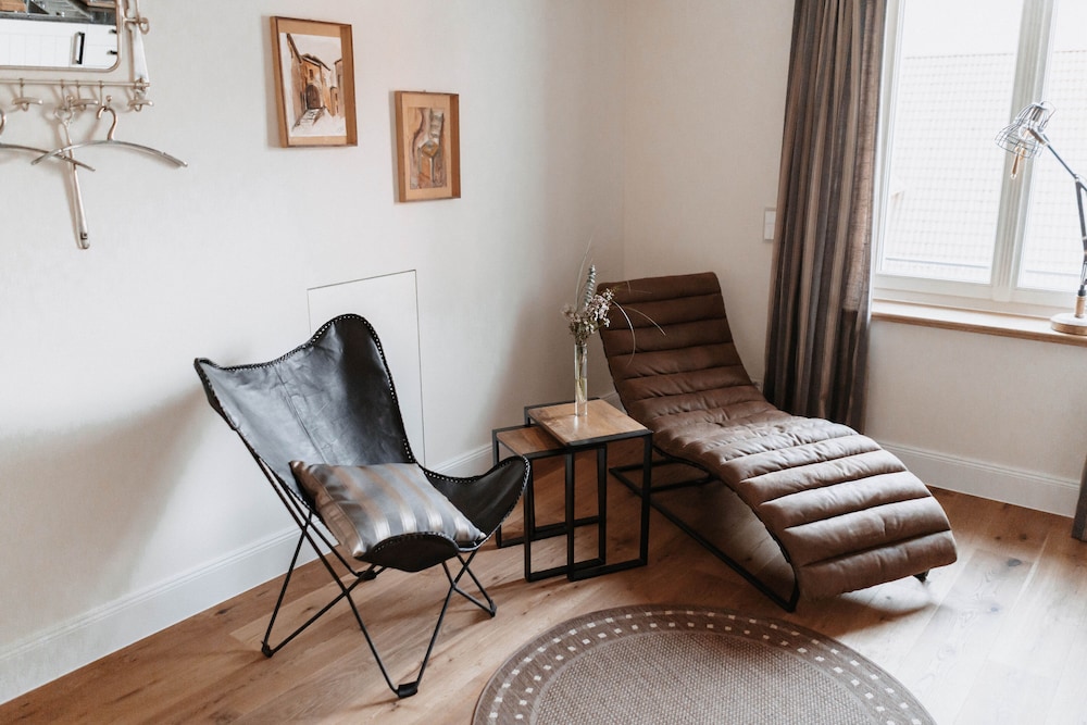 Apartment (6, Die Eichenkemenate) photo 3