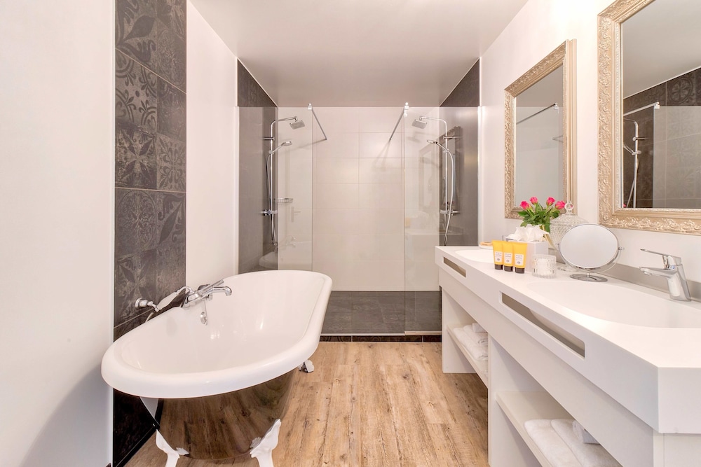 Junior Suite, River View - Photo 12