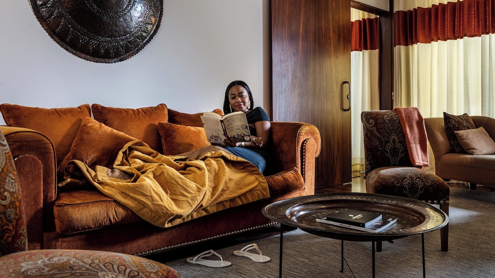 Suite - Photo 14