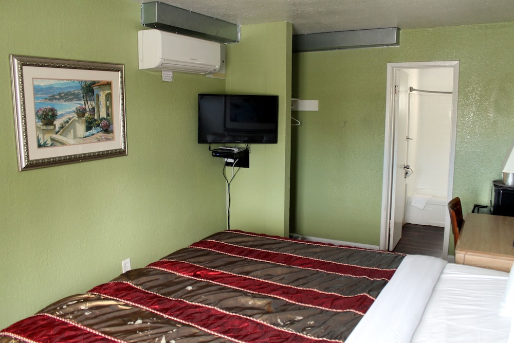 Standard Room, 1 King Bed - Photo 1