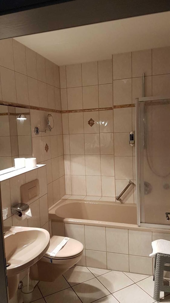 Deluxe Double Room - Photo 12