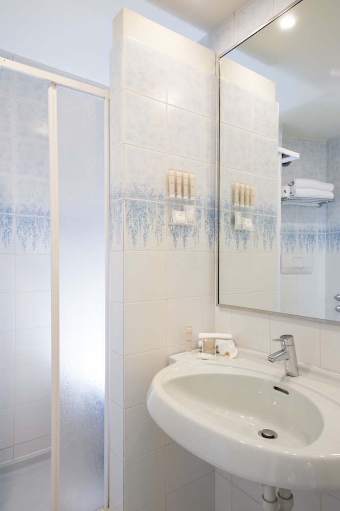 Classic Double or Twin Room, Annex Building photo 3