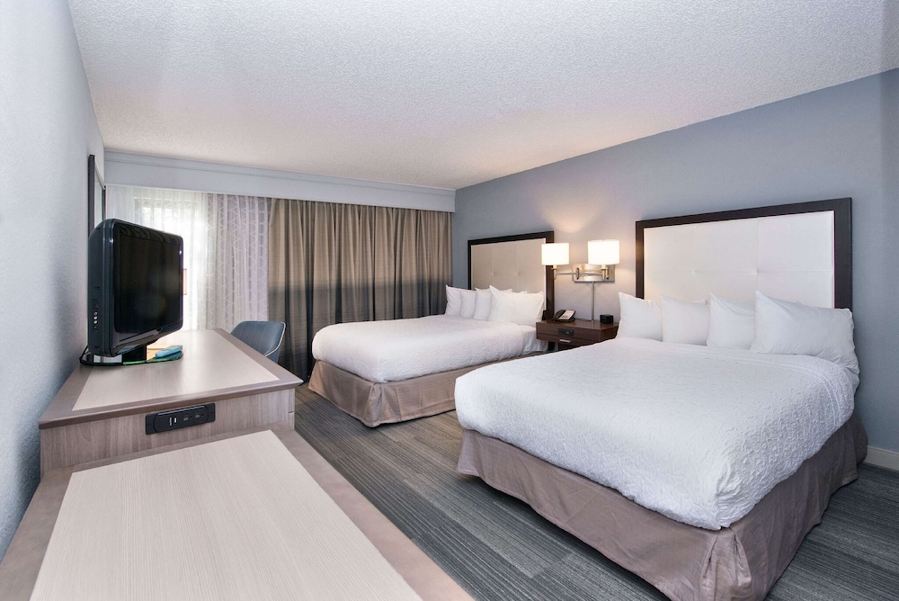 Room, 2 Double Beds, Accessible, Bathtub - Photo 4
