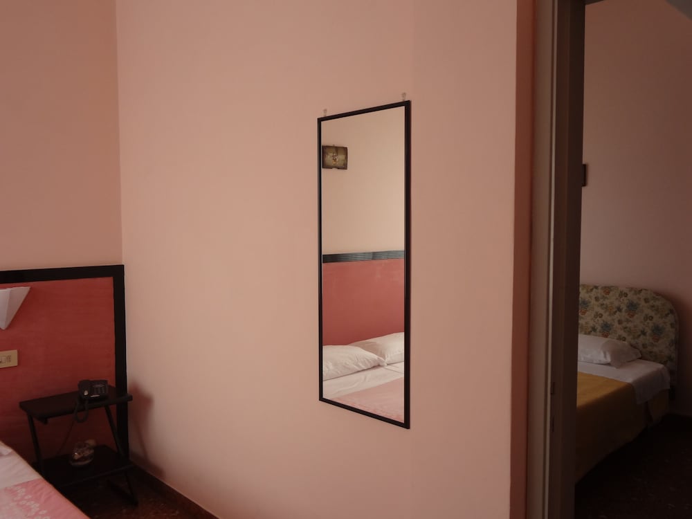 Family Quadruple Room, 2 Bedrooms photo 1