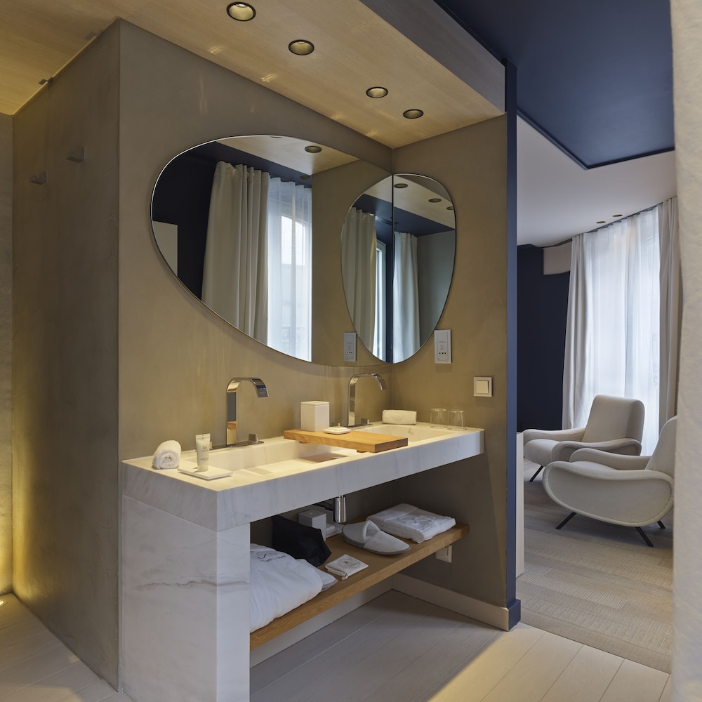 Superior Room thumbnail 6