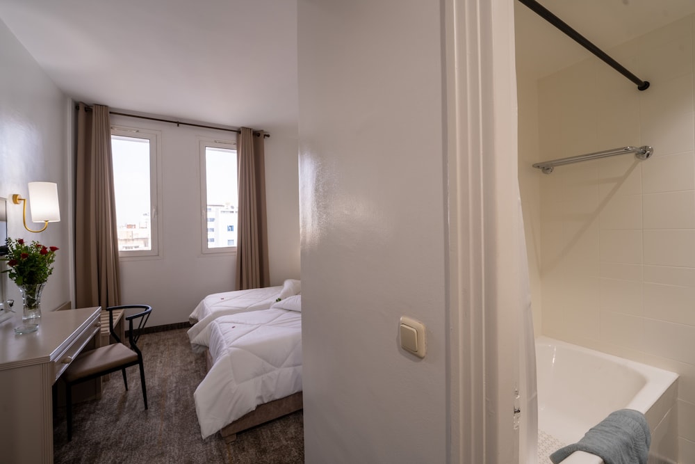 Standard Double Or Twin Room photo 3