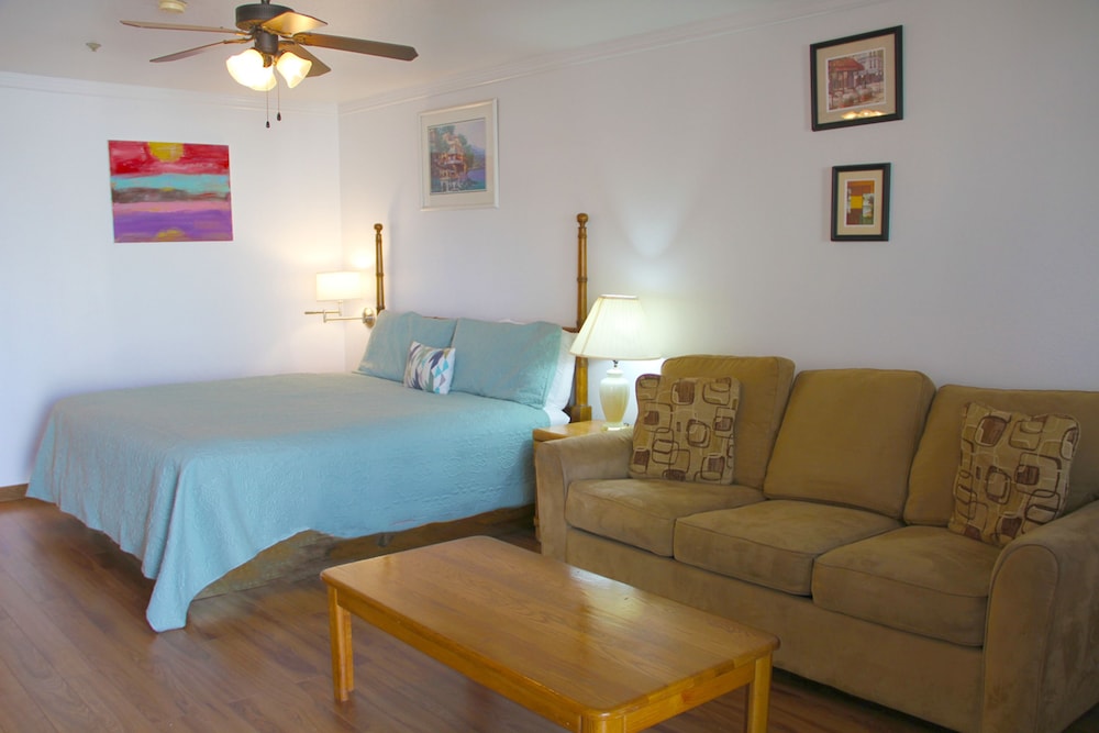 Room, Non Smoking, Courtyard View (Unit C or D)