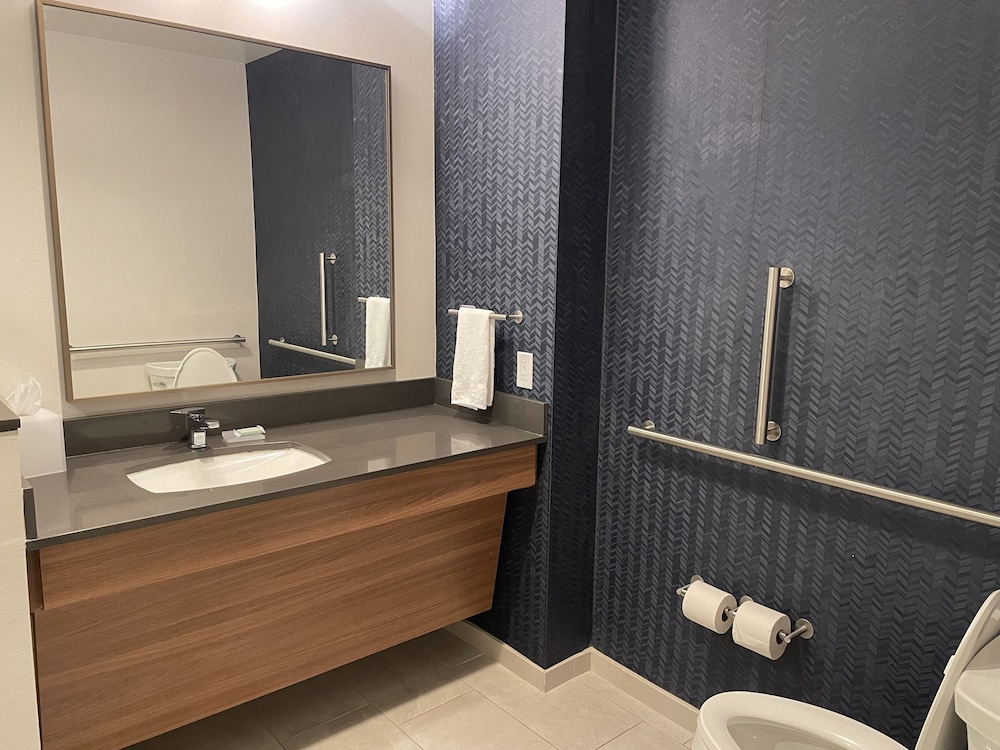Room, 2 Queen Beds (Mobility Accessible, Tub) - Photo 5