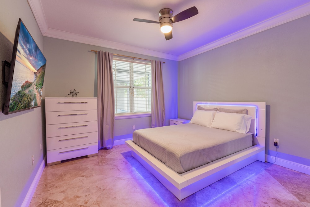 Miami Getaway Heated Pool House & Pool Table Villa, Foto 10