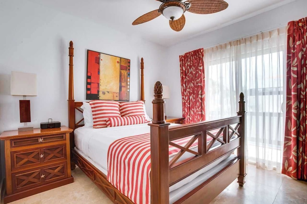 Three Bedroom Luxury Lagoon Villa photo 2