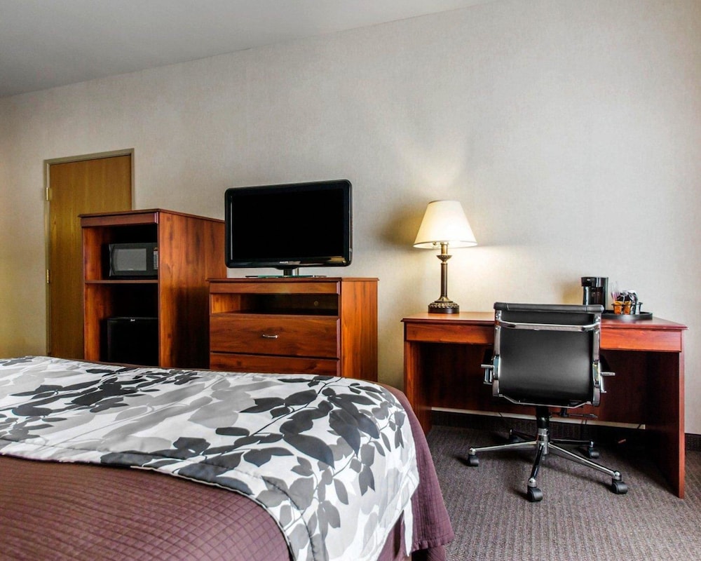 Standard Room, 2 Queen Beds, Non Smoking photo 1