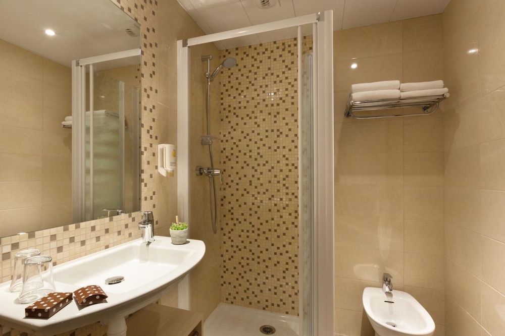 Deluxe Twin Room - Photo 5