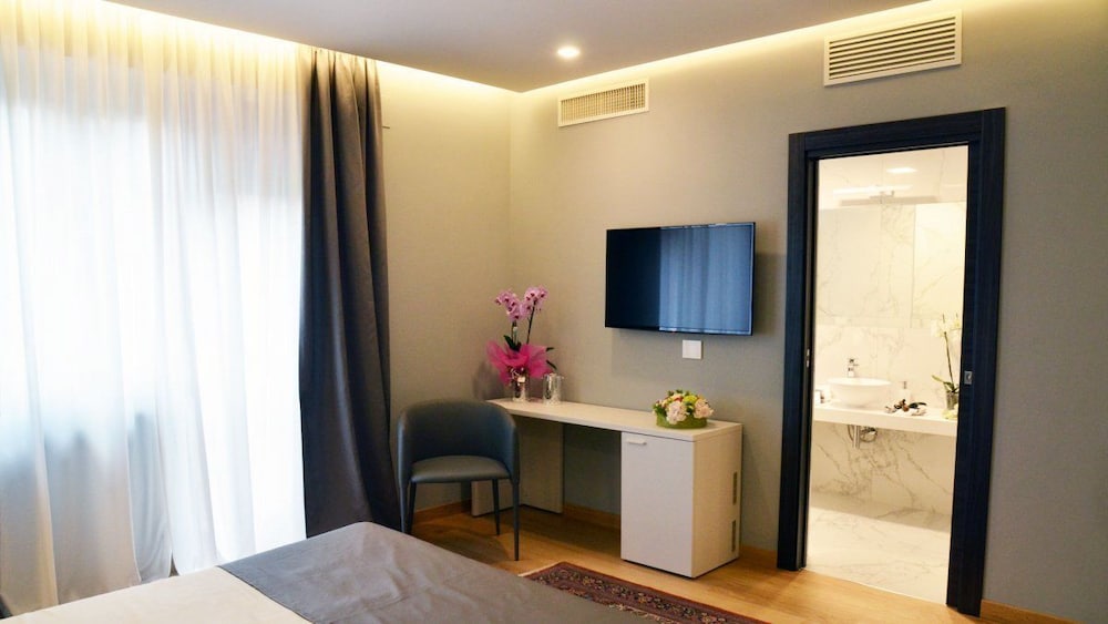 Deluxe Double Room photo 2