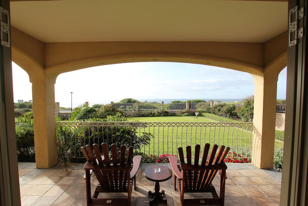 Luxury Double Room, 1 King Bed, Sea View photo 1
